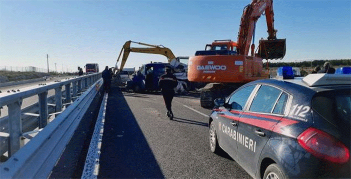 Επιστράτευσαν μπουλντόζες για να ανοίξουν το βανάκι