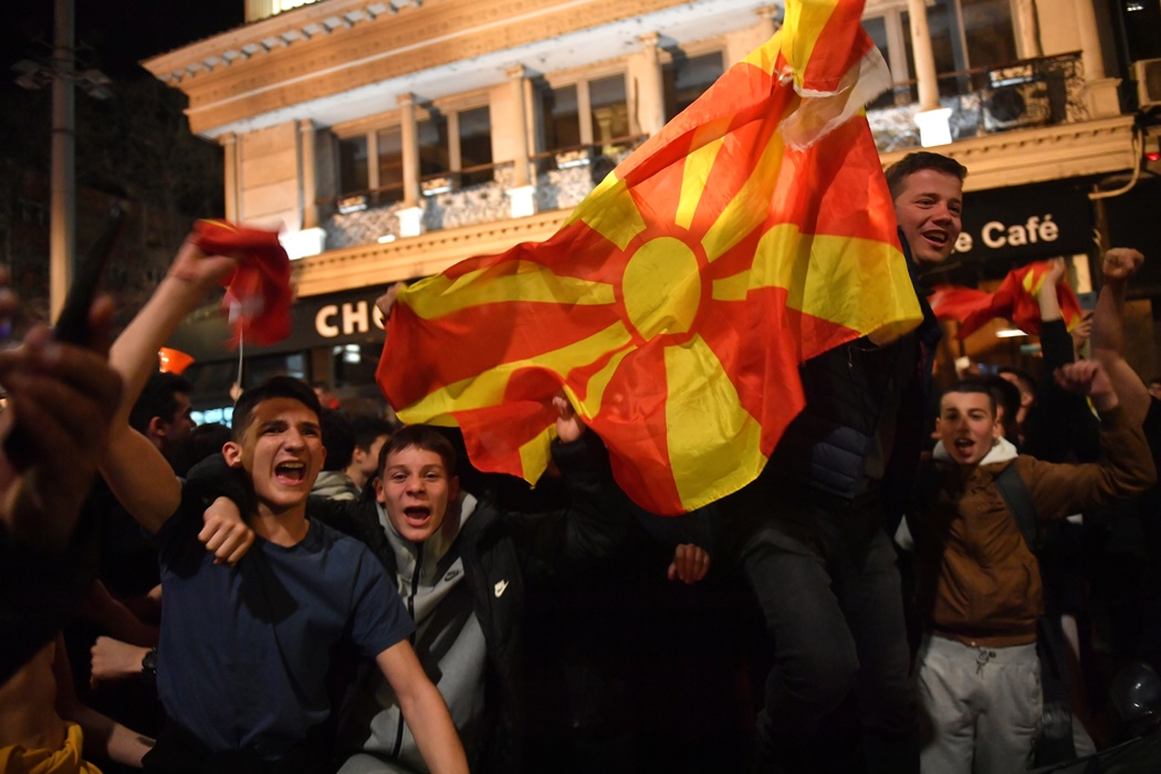 Προκριματικά Μουντιάλ 2022: Έξαλλοι πανηγυρισμοί από φιλάθλους της Βόρειας Μακεδονίας