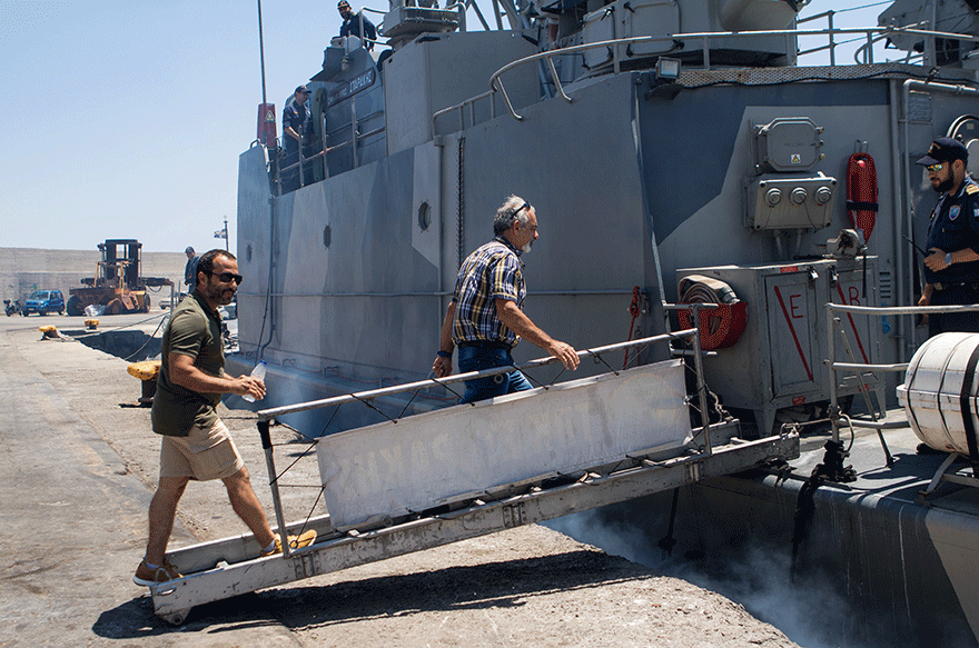 Ετεροδημότες πήγαν να ψηφίσουν στο Καστελόριζο με... πυραυλάκατο του Πολεμικού Ναυτικού