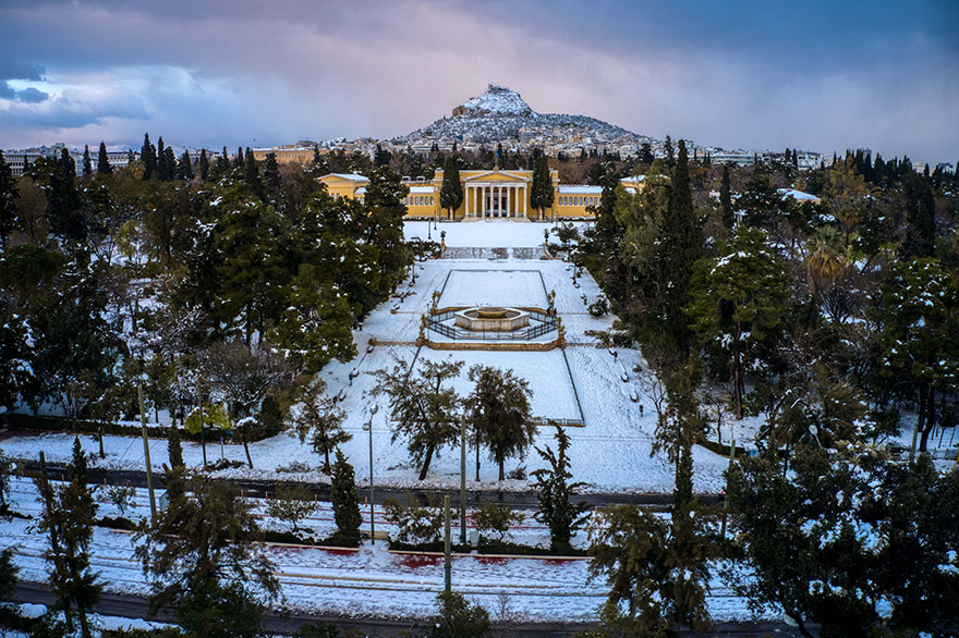 Το χιονισμένο Ζάππειο στην Αθήνα